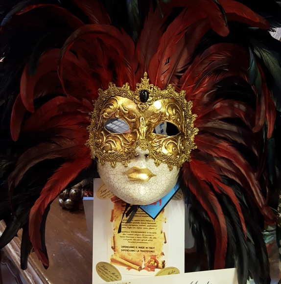 Meet your Posher, Carol - Picture 1 of 1